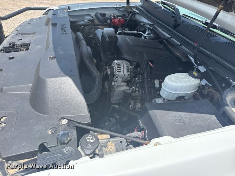 image for item EG6059 2013 Chevrolet Silverado 3500HD utility bed pickup truck