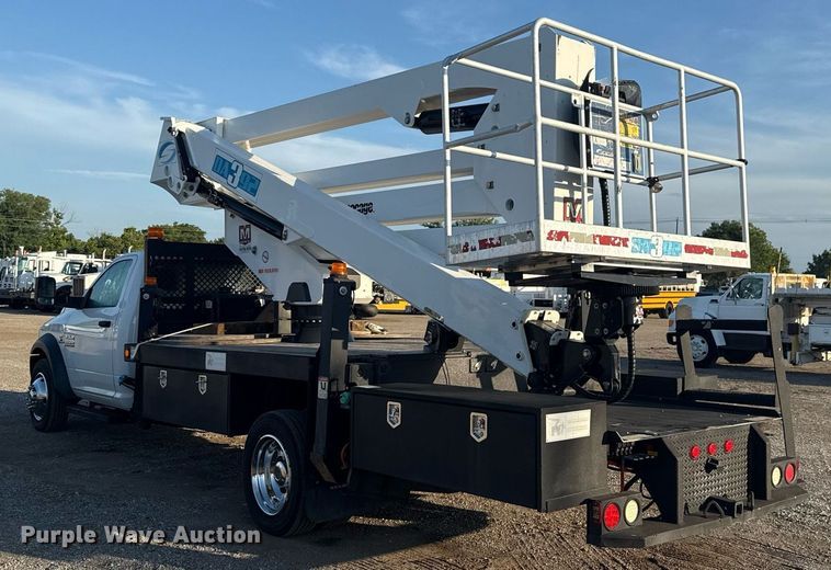 image for item EG6065 2014 Dodge Ram 5500HD bucket truck