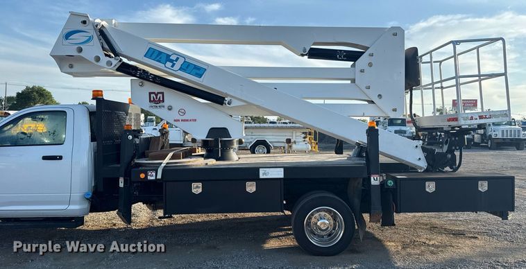 image for item EG6065 2014 Dodge Ram 5500HD bucket truck