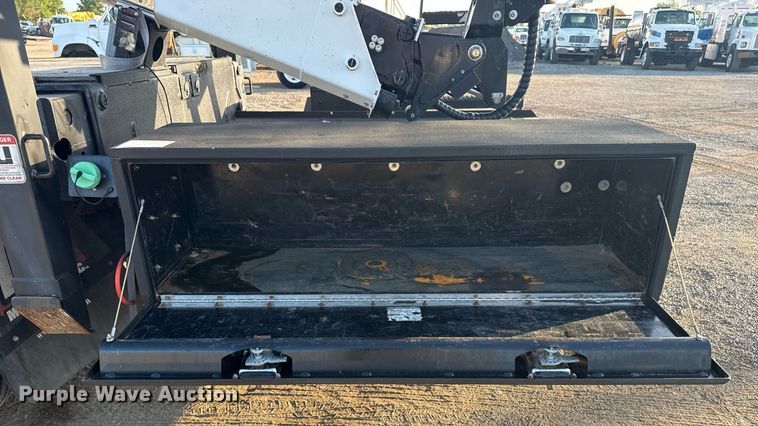 image for item EG6065 2014 Dodge Ram 5500HD bucket truck