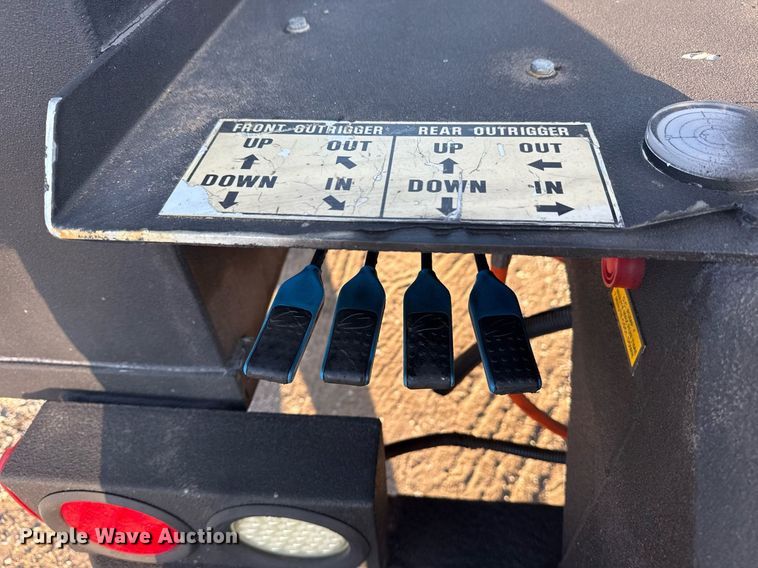 image for item EG6065 2014 Dodge Ram 5500HD bucket truck