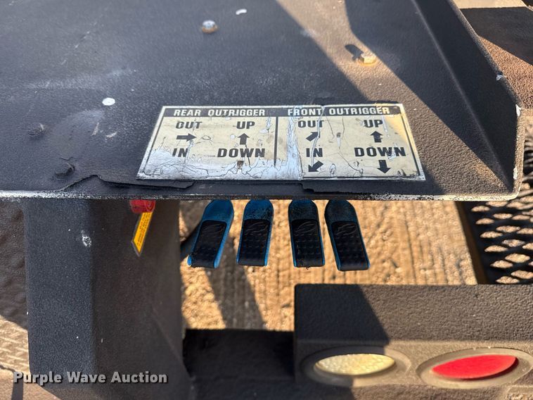 image for item EG6065 2014 Dodge Ram 5500HD bucket truck