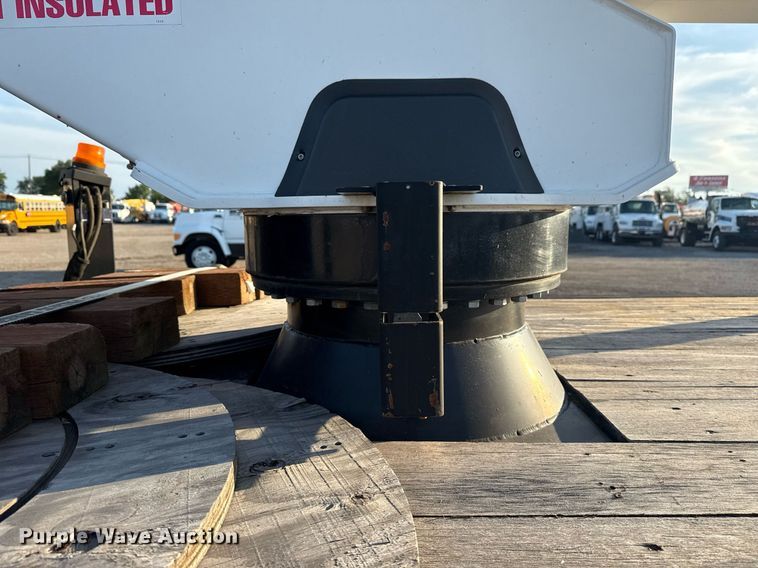 image for item EG6065 2014 Dodge Ram 5500HD bucket truck