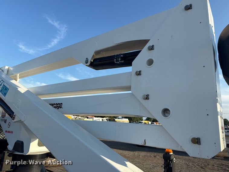 image for item EG6065 2014 Dodge Ram 5500HD bucket truck