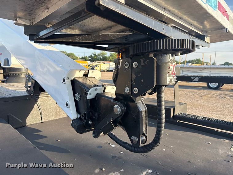 image for item EG6065 2014 Dodge Ram 5500HD bucket truck