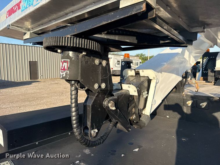 image for item EG6065 2014 Dodge Ram 5500HD bucket truck