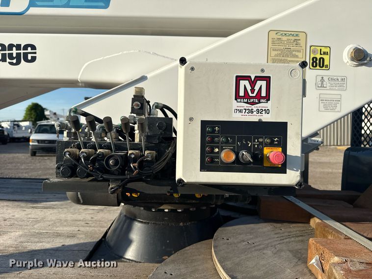 image for item EG6065 2014 Dodge Ram 5500HD bucket truck