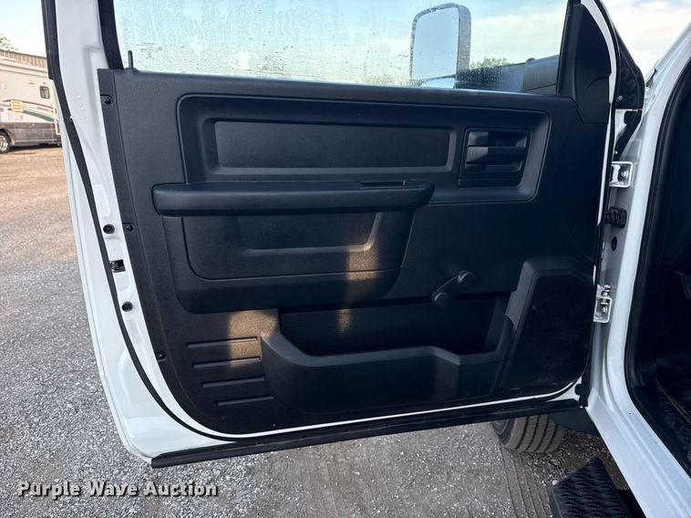 image for item EG6065 2014 Dodge Ram 5500HD bucket truck