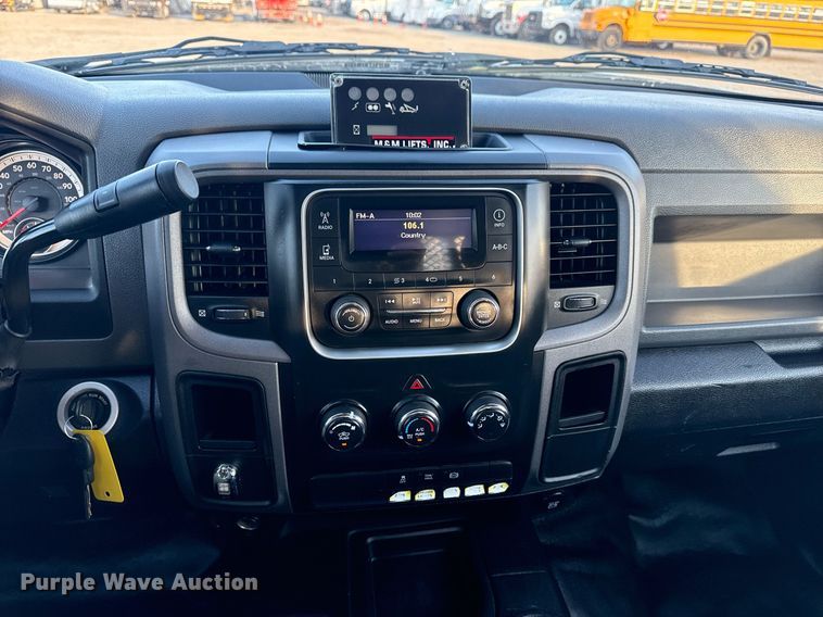 image for item EG6065 2014 Dodge Ram 5500HD bucket truck