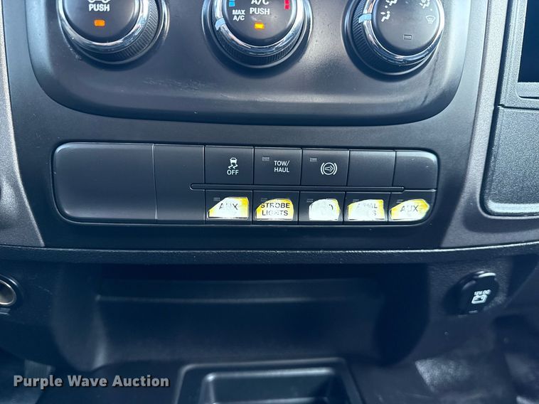 image for item EG6065 2014 Dodge Ram 5500HD bucket truck