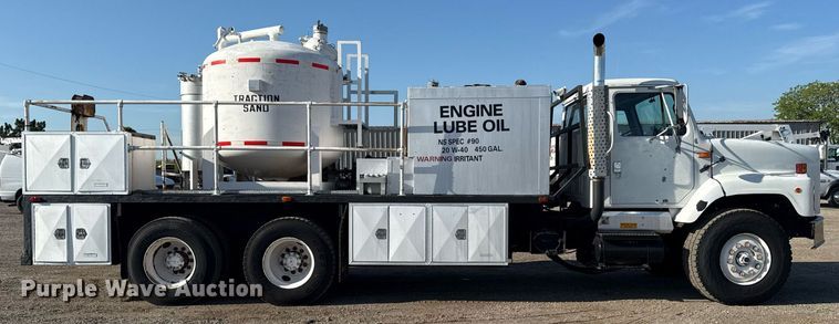 image for item EG6067 1996 International 2674 flatbed truck