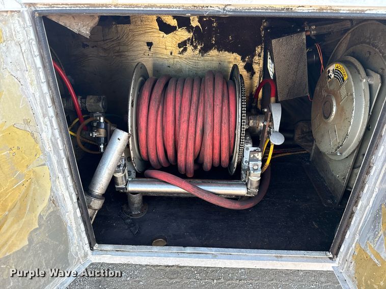 image for item EG6067 1996 International 2674 flatbed truck