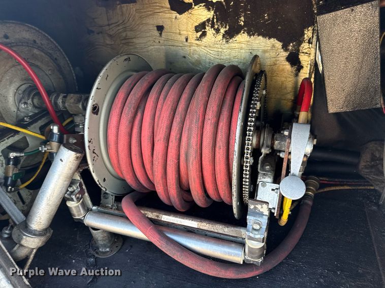 image for item EG6067 1996 International 2674 flatbed truck