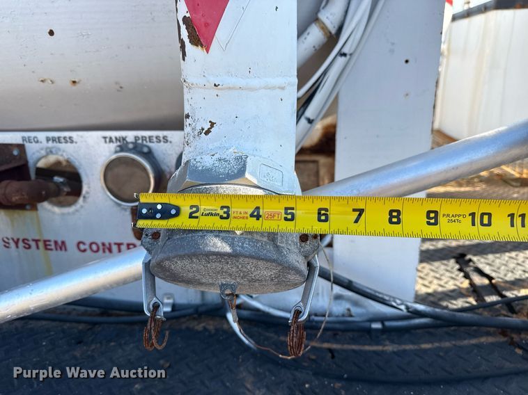 image for item EG6067 1996 International 2674 flatbed truck