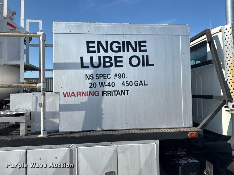 image for item EG6067 1996 International 2674 flatbed truck