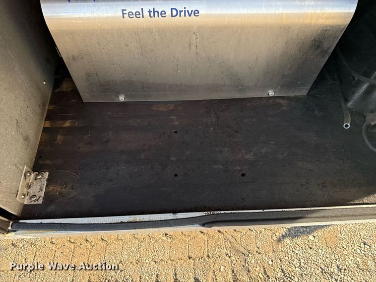 image for item EG6067 1996 International 2674 flatbed truck