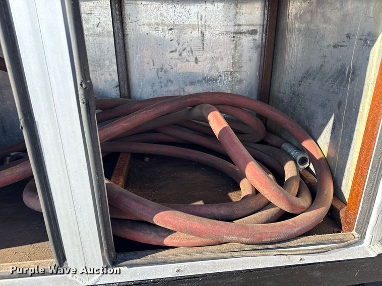 image for item EG6067 1996 International 2674 flatbed truck