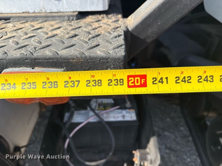 image for item EG6067 1996 International 2674 flatbed truck