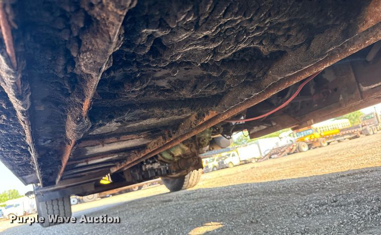 image for item EG6067 1996 International 2674 flatbed truck