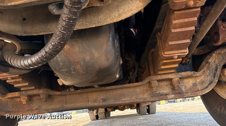 image for item EG6067 1996 International 2674 flatbed truck