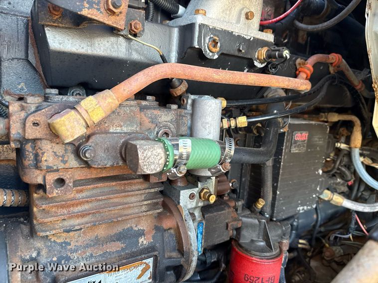 image for item EG6067 1996 International 2674 flatbed truck