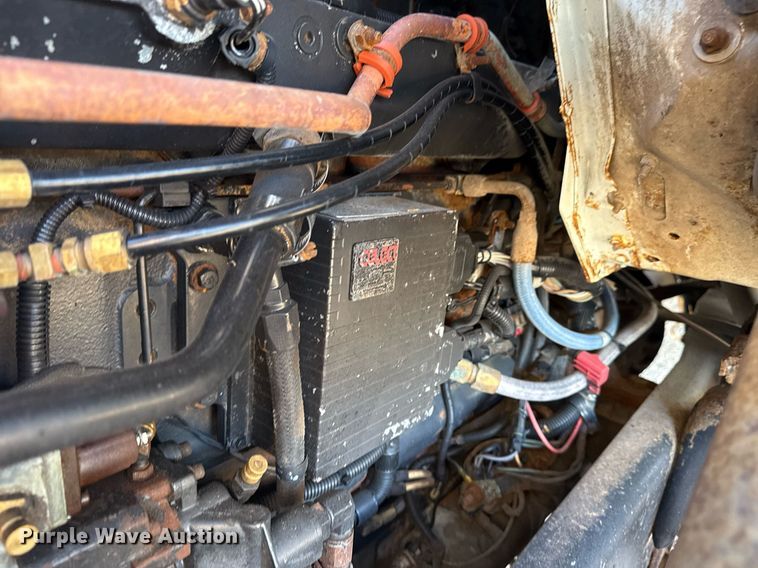 image for item EG6067 1996 International 2674 flatbed truck