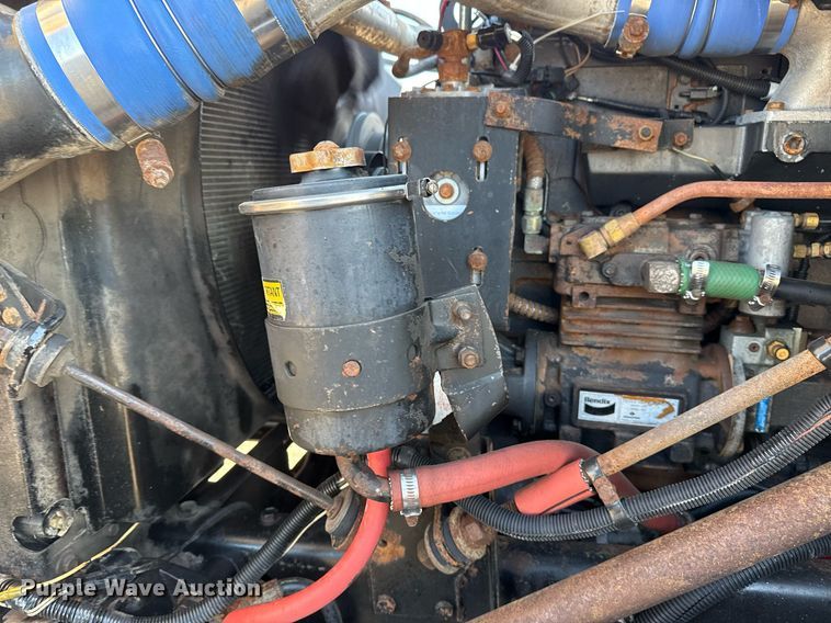 image for item EG6067 1996 International 2674 flatbed truck