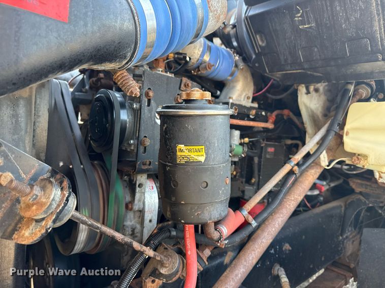 image for item EG6067 1996 International 2674 flatbed truck