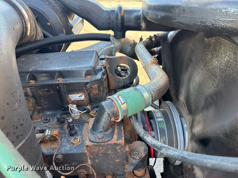 image for item EG6067 1996 International 2674 flatbed truck