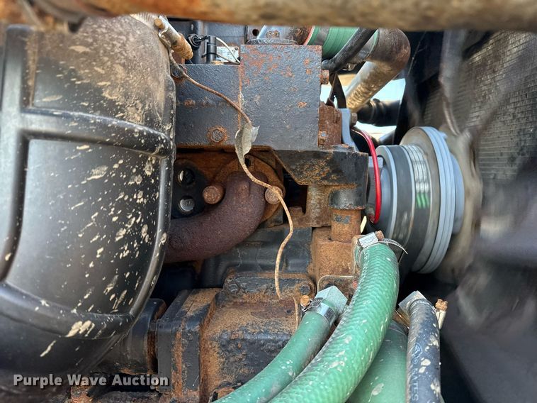 image for item EG6067 1996 International 2674 flatbed truck