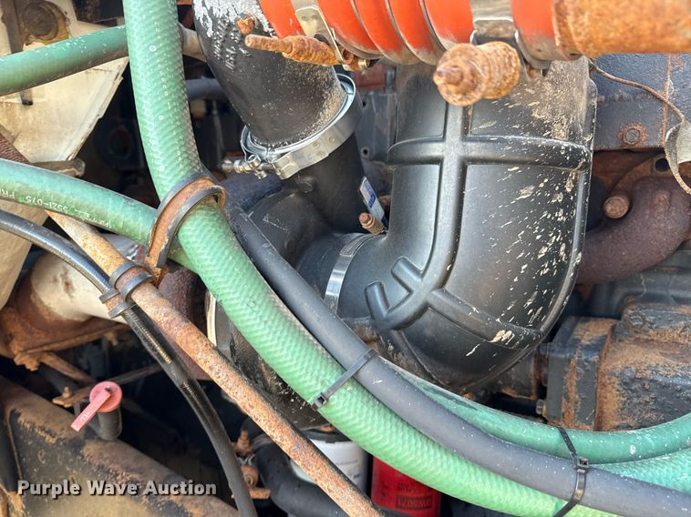 image for item EG6067 1996 International 2674 flatbed truck