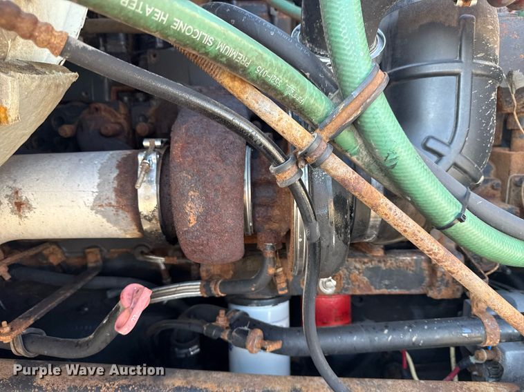 image for item EG6067 1996 International 2674 flatbed truck