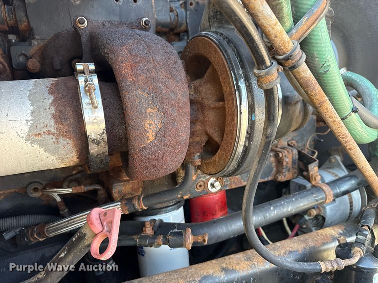 image for item EG6067 1996 International 2674 flatbed truck