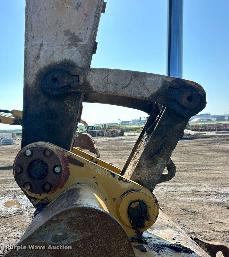 image for item EK8365 2018 Caterpillar 349FL excavator