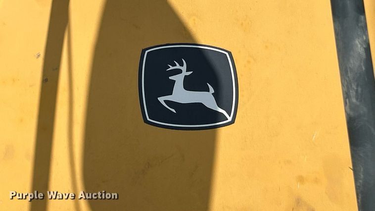 image for item EK8366 2003 John Deere 400D water wagon