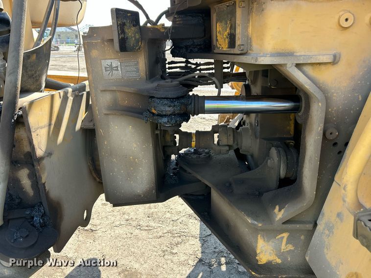 image for item EK8366 2003 John Deere 400D water wagon