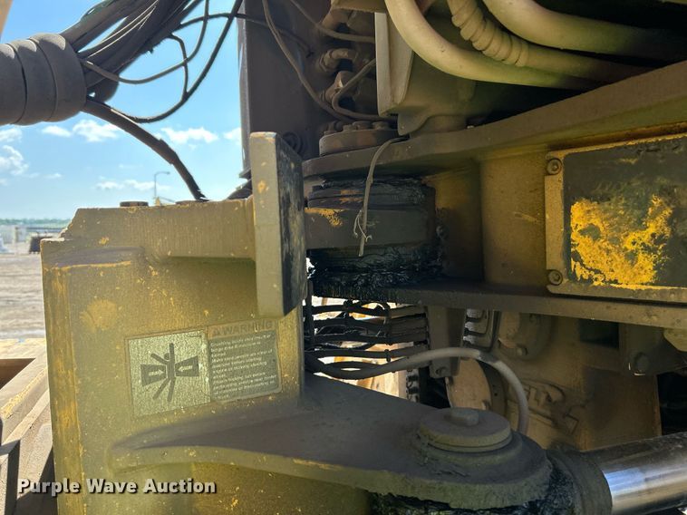 image for item EK8366 2003 John Deere 400D water wagon