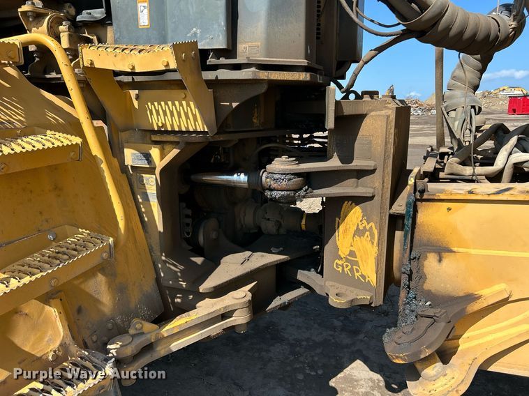 image for item EK8366 2003 John Deere 400D water wagon