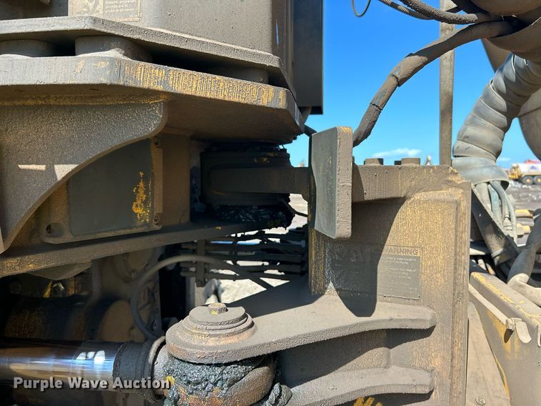 image for item EK8366 2003 John Deere 400D water wagon