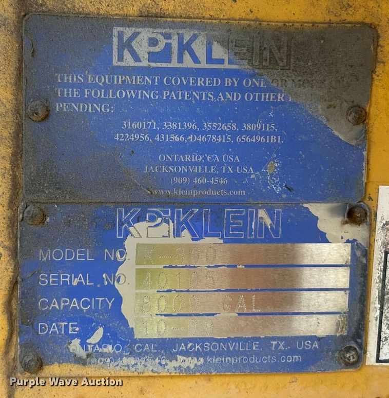 image for item EK8366 2003 John Deere 400D water wagon