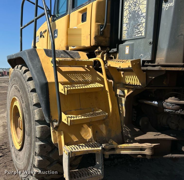 image for item EK8366 2003 John Deere 400D water wagon