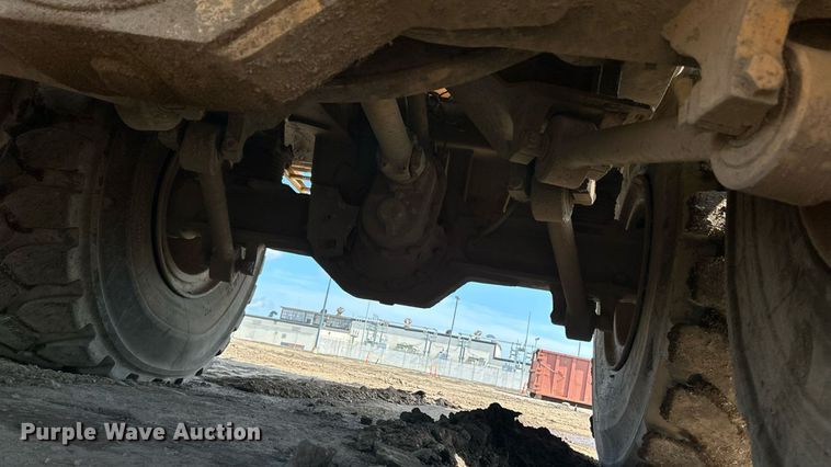 image for item EK8366 2003 John Deere 400D water wagon