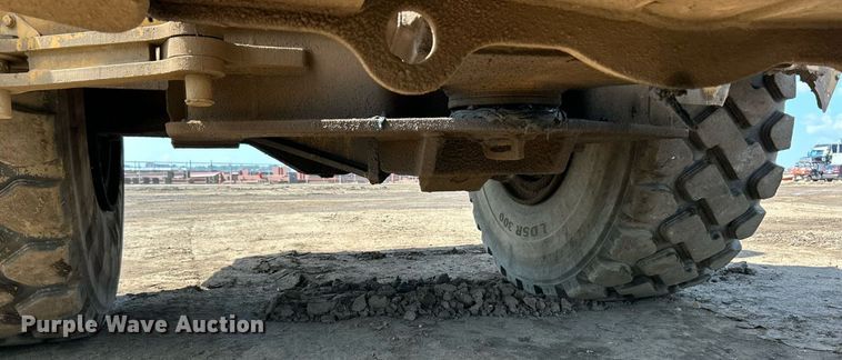 image for item EK8366 2003 John Deere 400D water wagon