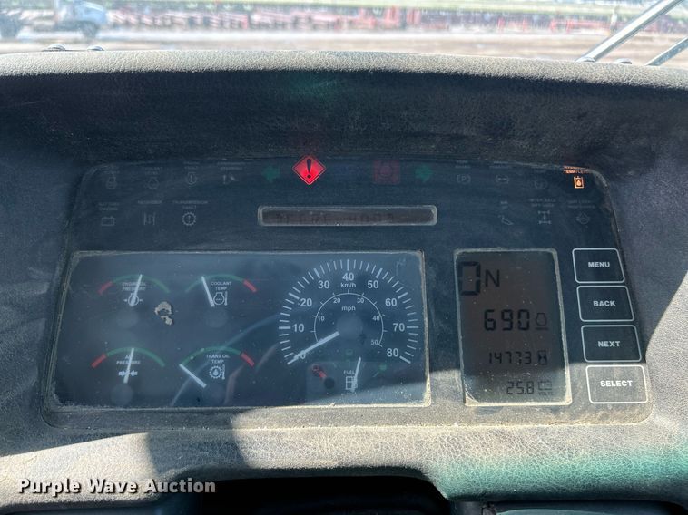 image for item EK8366 2003 John Deere 400D water wagon