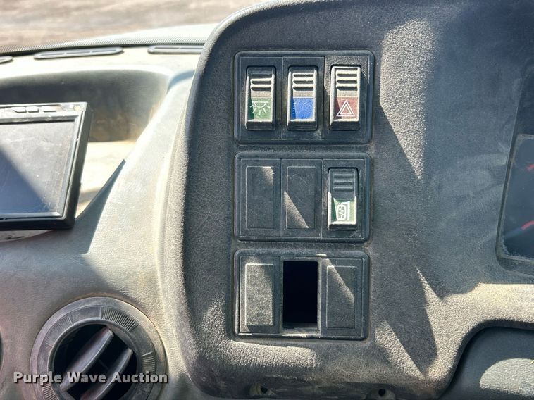 image for item EK8366 2003 John Deere 400D water wagon