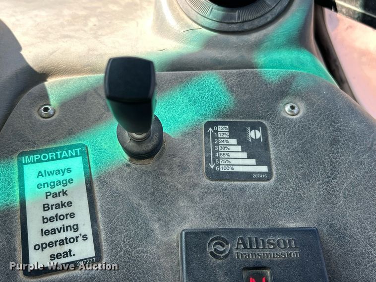 image for item EK8366 2003 John Deere 400D water wagon