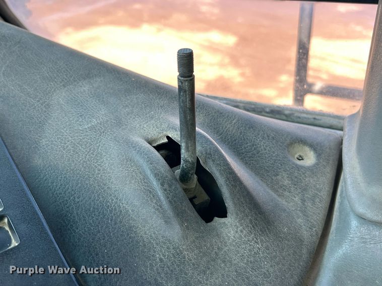 image for item EK8366 2003 John Deere 400D water wagon