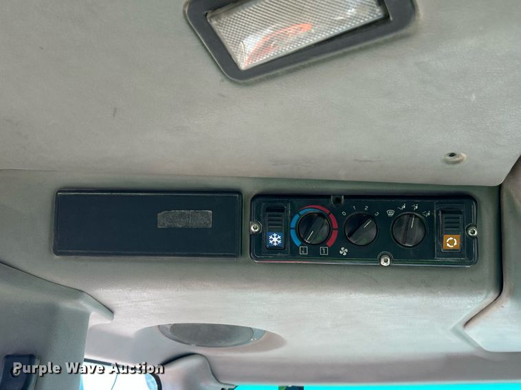 image for item EK8366 2003 John Deere 400D water wagon