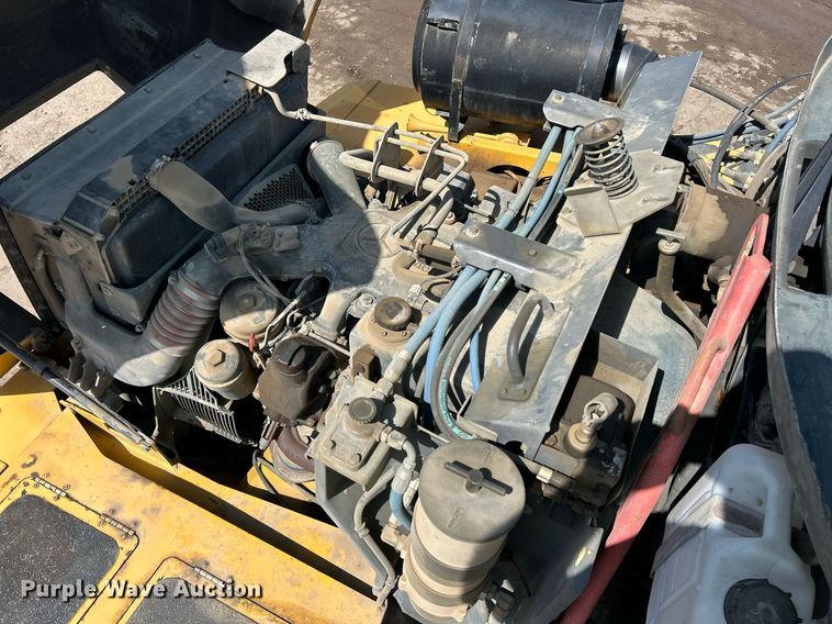 image for item EK8366 2003 John Deere 400D water wagon