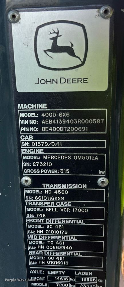 image for item EK8366 2003 John Deere 400D water wagon